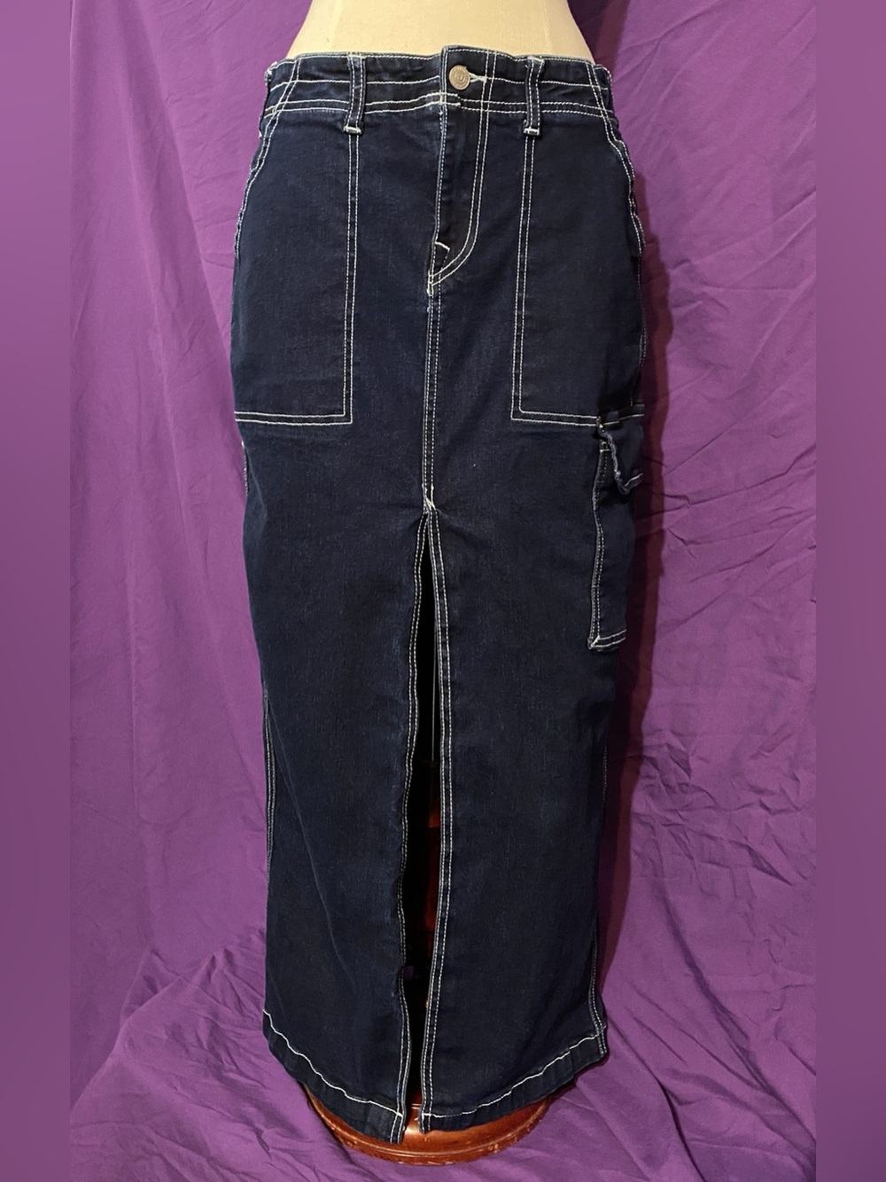 True Religion Retro 90s Dark Blue Utility Maxi Denim Skirt. Size 27.